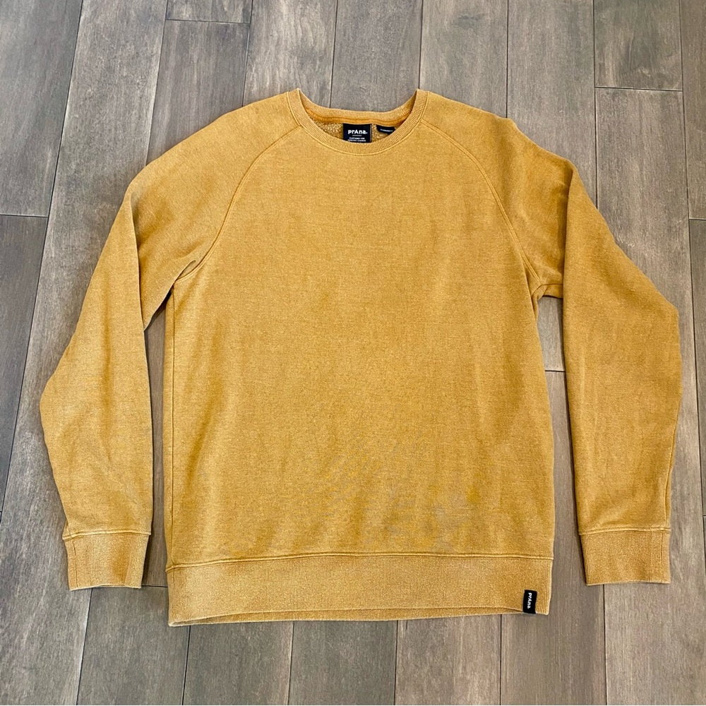 Men’s Prana Crew Neck Pullover Sweatshirt Medium, Gold / Yellow Color